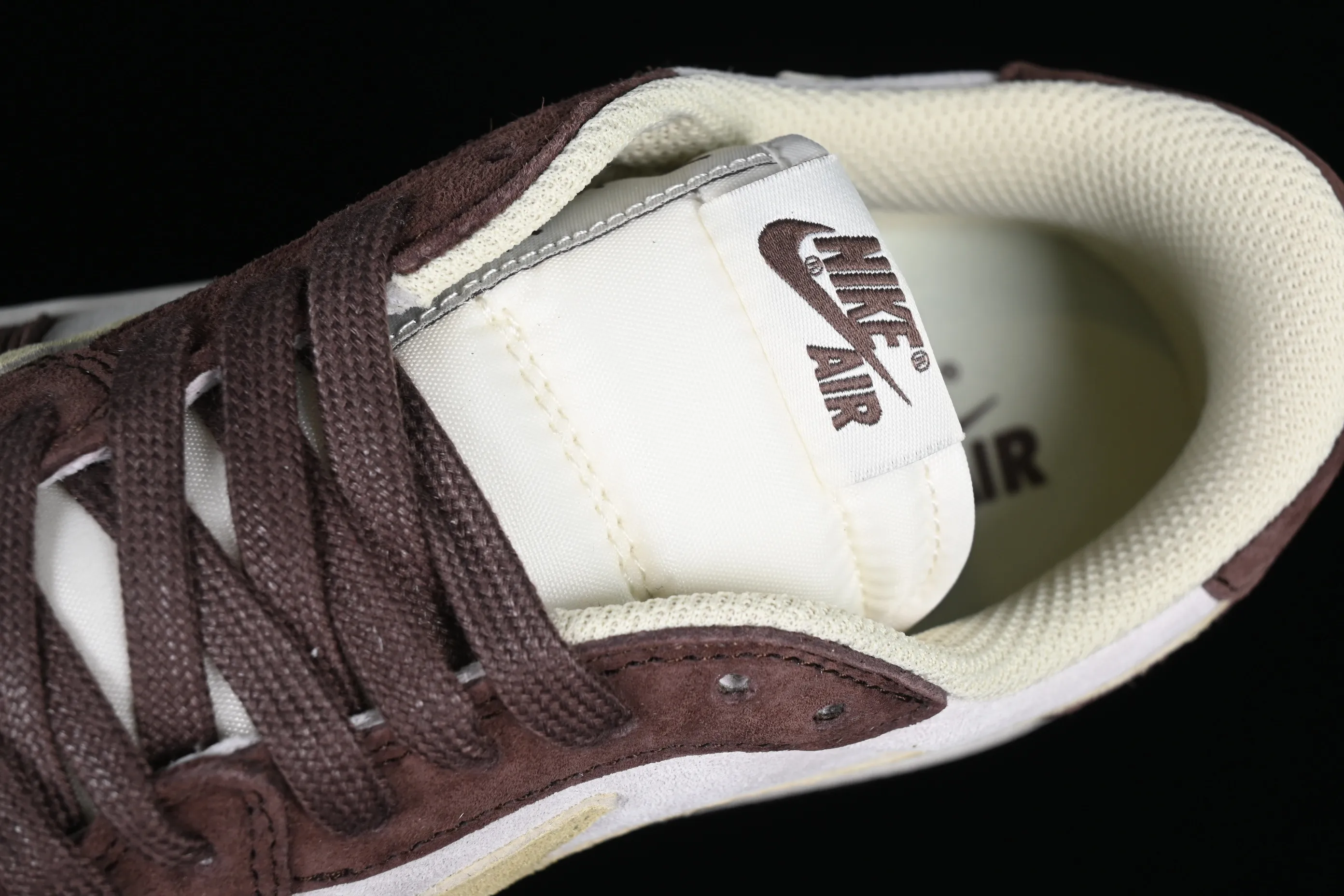 All Categories Air Jordan Jordan Series Basketball Shoes Air Jordan 1 Low Travis Scott x Air Jordan 1 Low OG AJ1 Joe 1 Reversed Overhook Joint Style Casual Sports Basketball Shoes DM7866-810